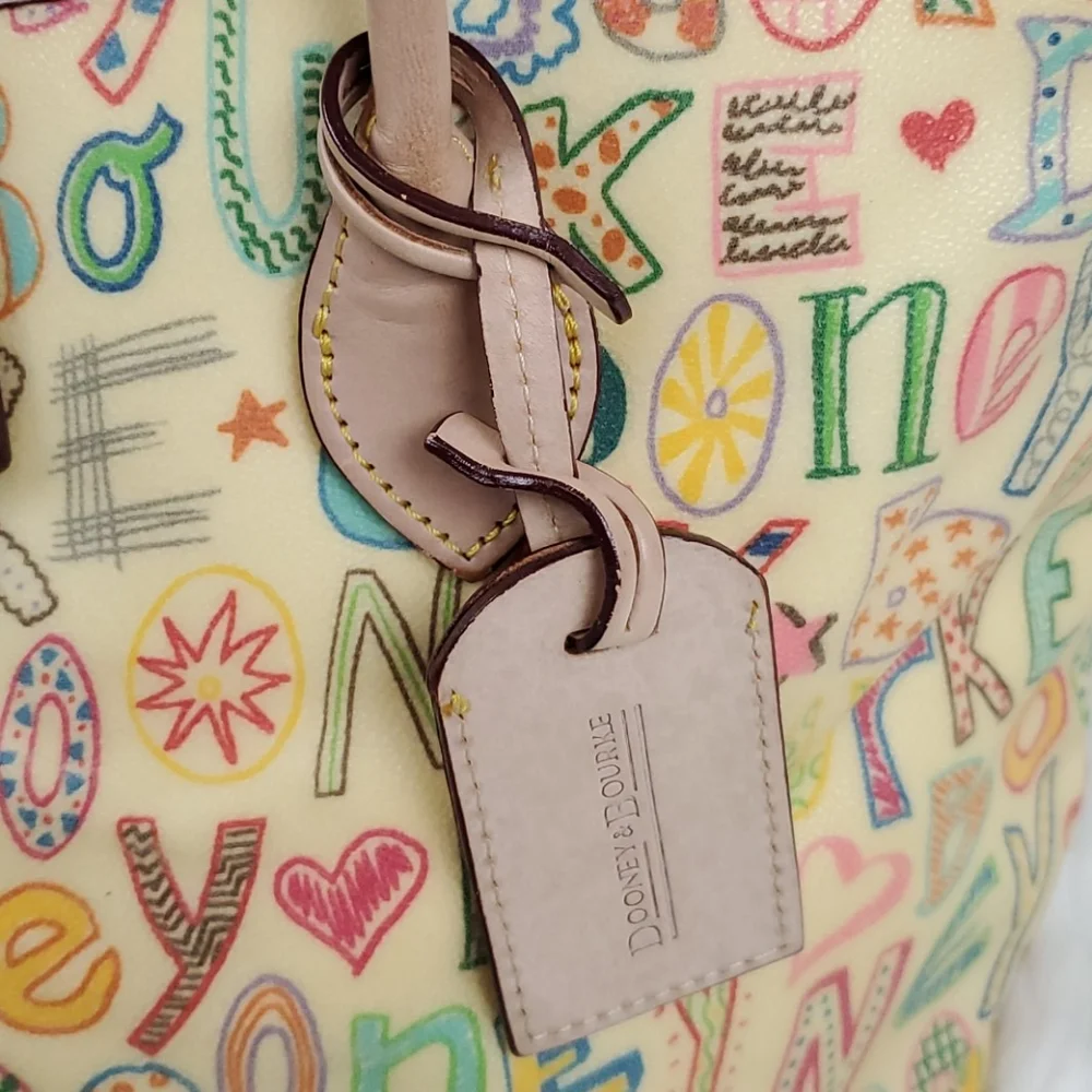 Dooney Bourke cream shoulder leather purse bag